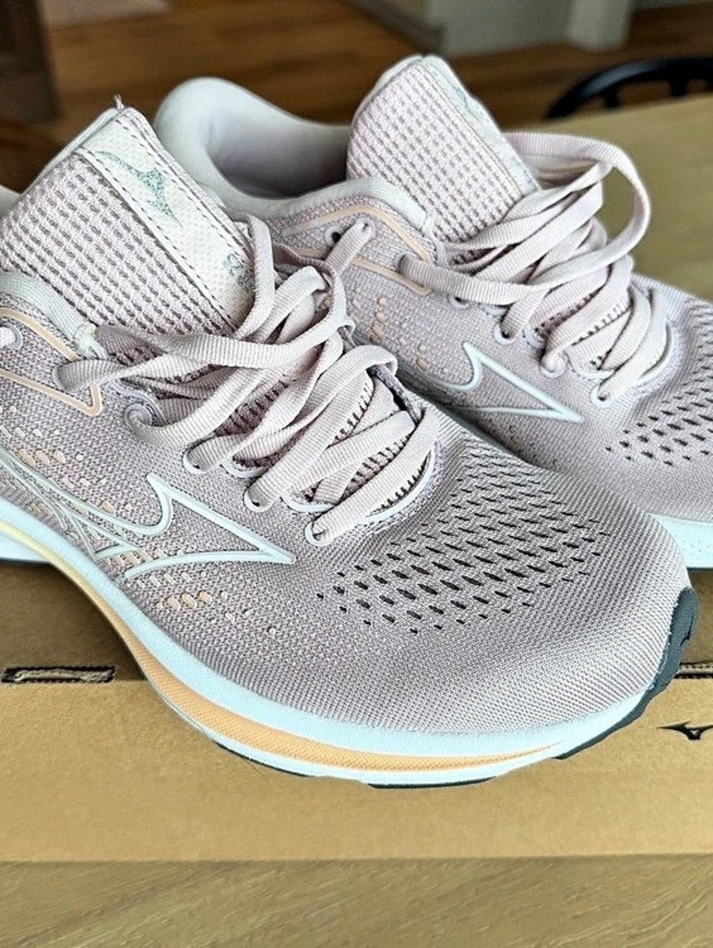 Mizuno Wave Rider 25 Women's Athletic Shoes US 8 Brand New